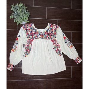 Layerz Clothing Ivory embroidered peasant boho blouse sz small